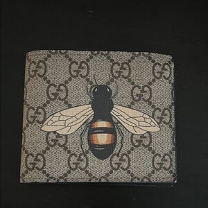 Gucci GG Pattern Wallet with Bee Design